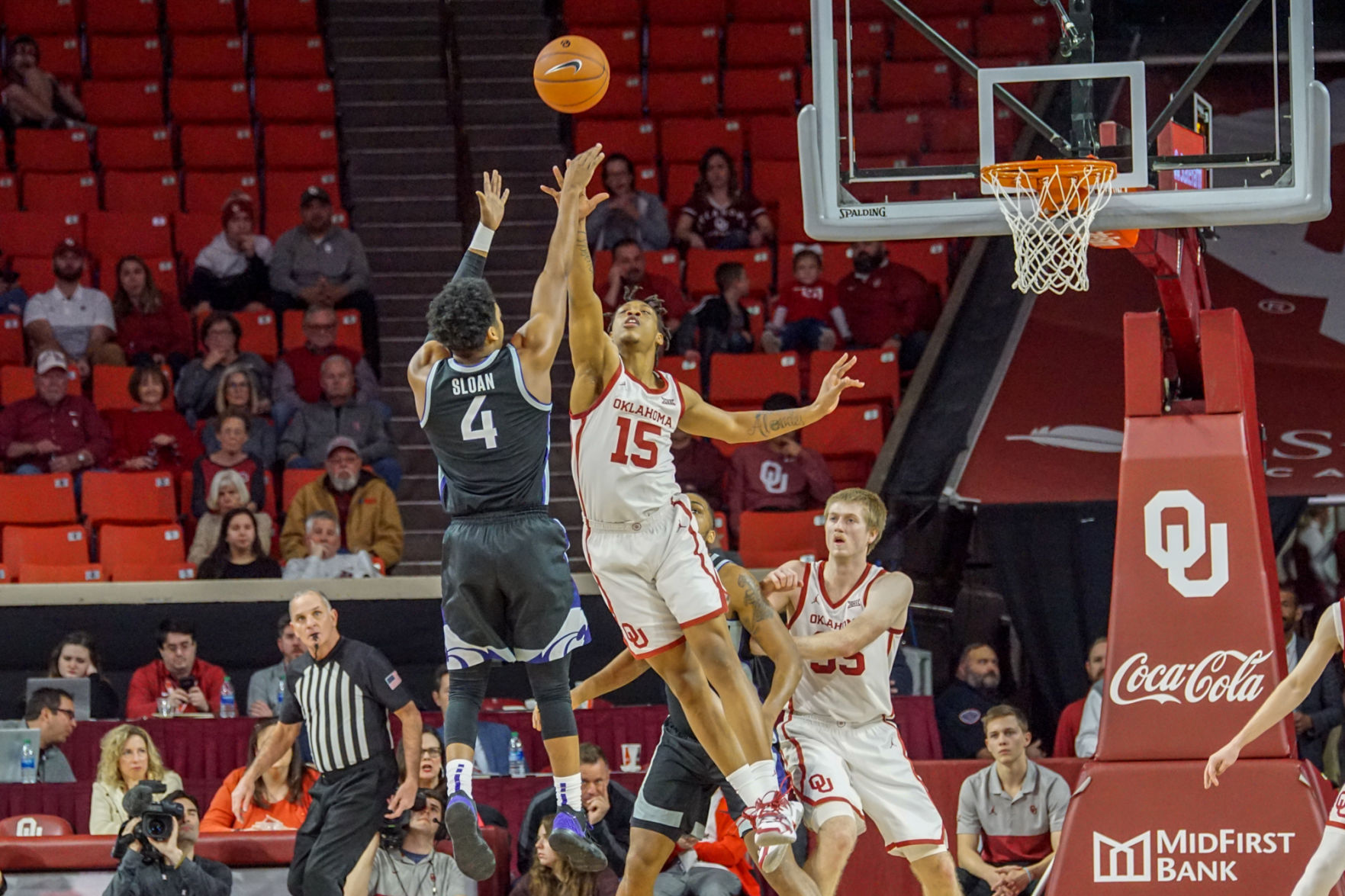 Alondes Williams defending